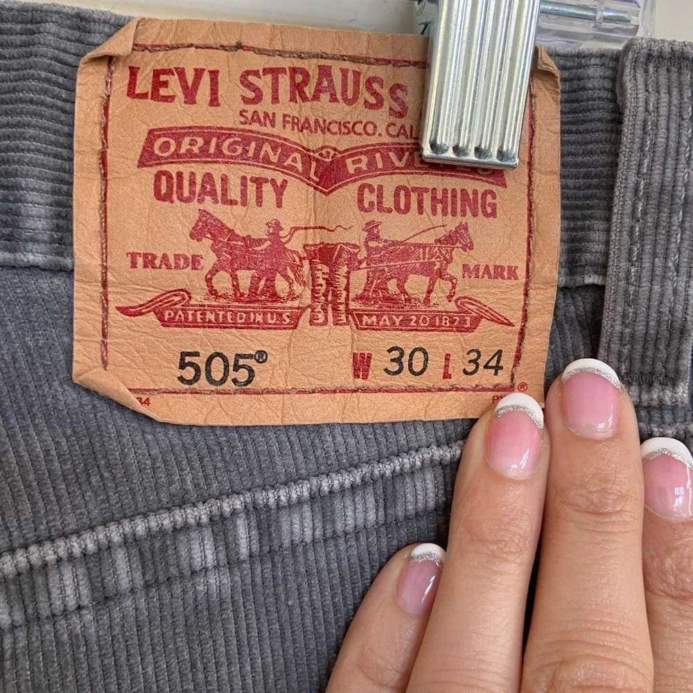 Levi’s 505 REGULAR FIT CORDUROY JEANS